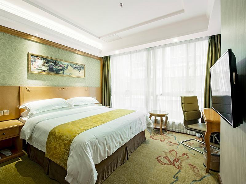 Vienna Classic Hongqiao Airport Wuzhong Road